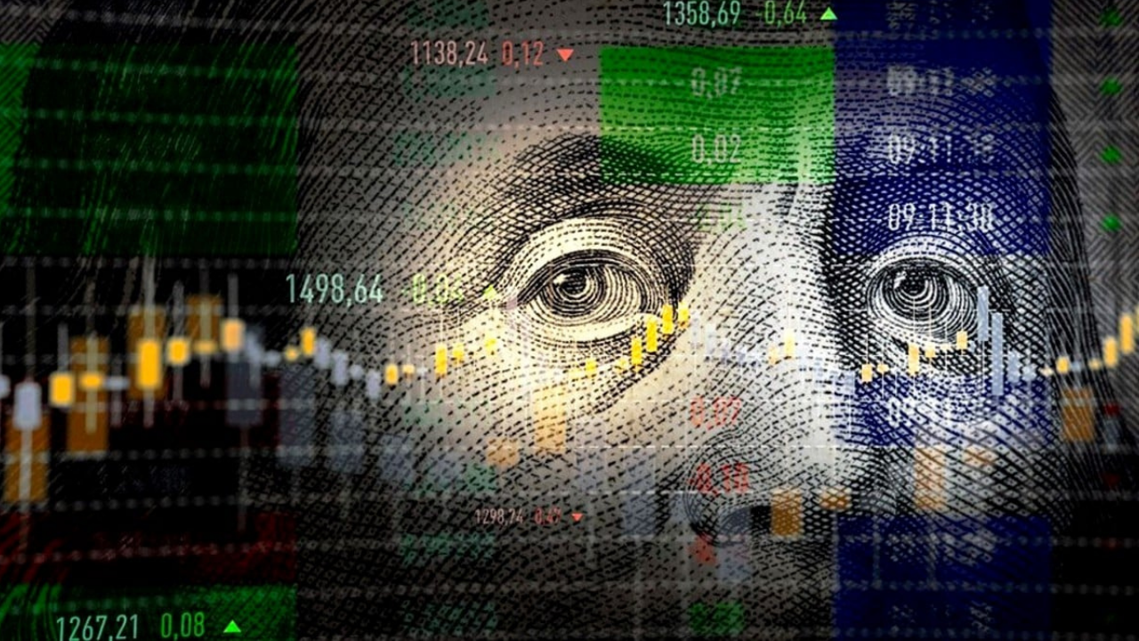 Dolar/TL rekor seviyeye yakın başladı