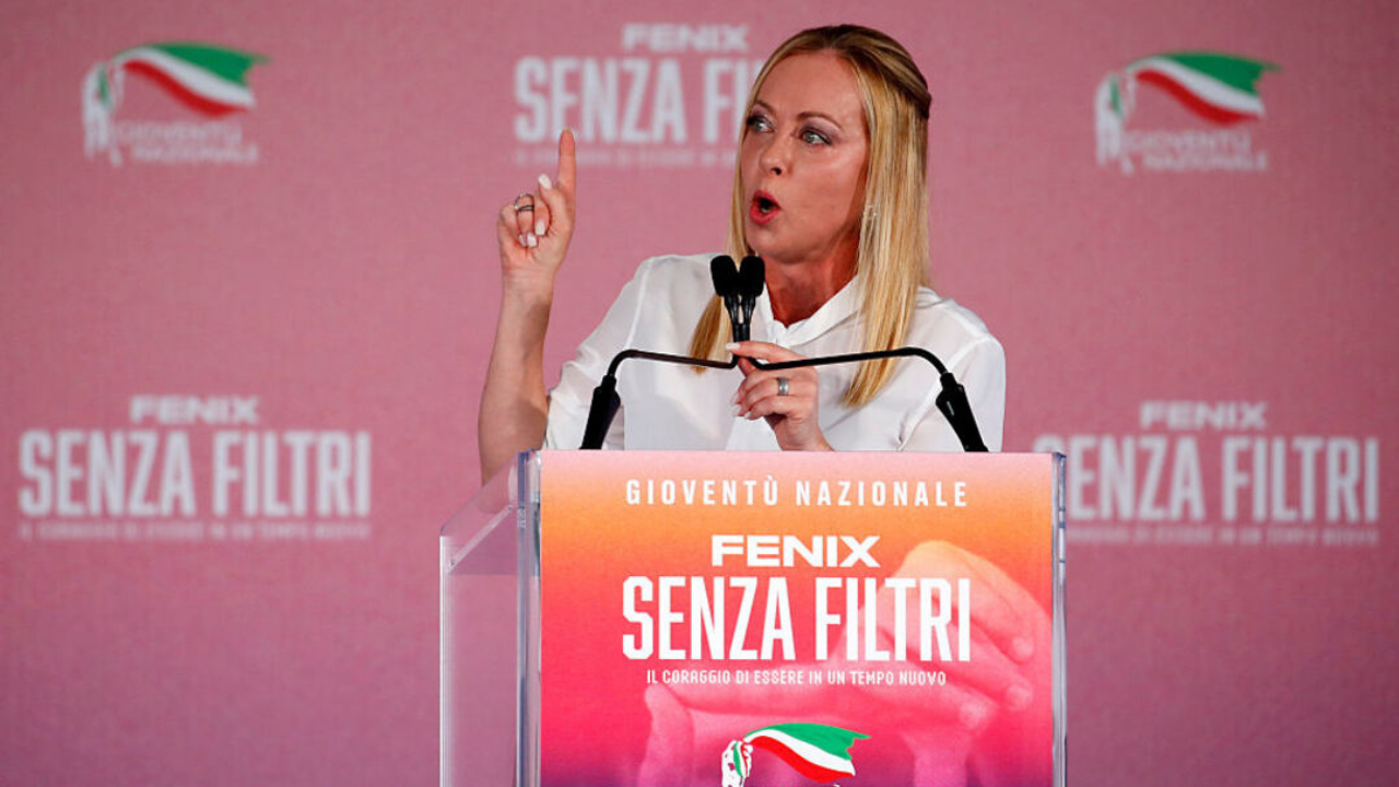 Politico analizi: Meloni, aşırı sağı nasıl 'cool' hale getirdi?