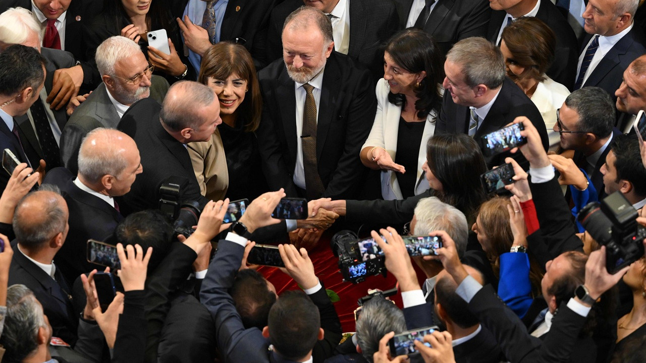 Erdoğan'dan Genel Kurul'da tokalaşmadığı Hatimoğulları'na: Kusura bakmayın, bugün öyle bir hatamız oldu