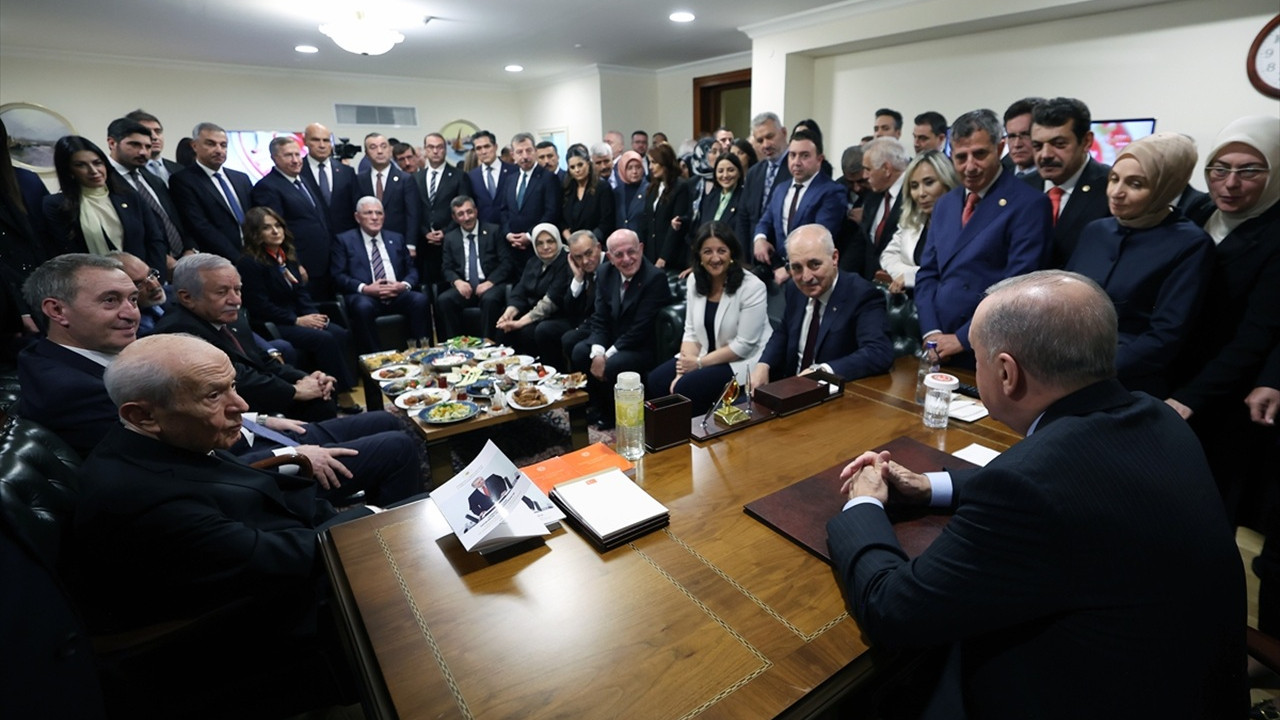 TBMM açılışında mini zirve: Cumhurbaşkanı Erdoğan, Bahçeli, Bakırhan ve Dervişoğlu ile bir araya geldi