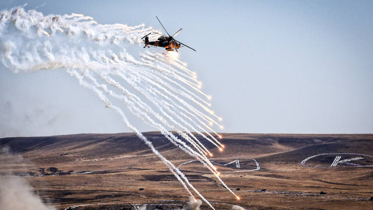 Kathimerini: Alman Dışişleri baskı için Atina yolunda | Avrupa Birliği Türkiye'nin SAFE programına katılmasını istiyor