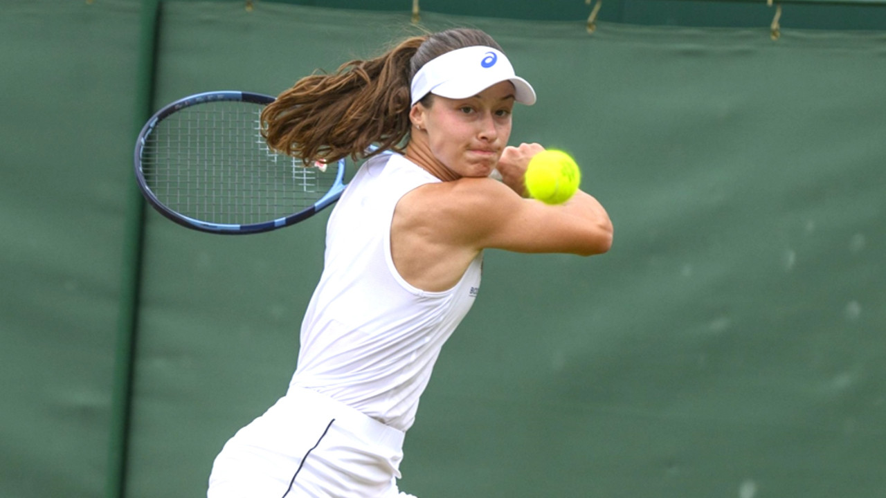 Zeynep Sönmez tarihe geçti: Avustralya Açık'ta ikinci tura yükseldi