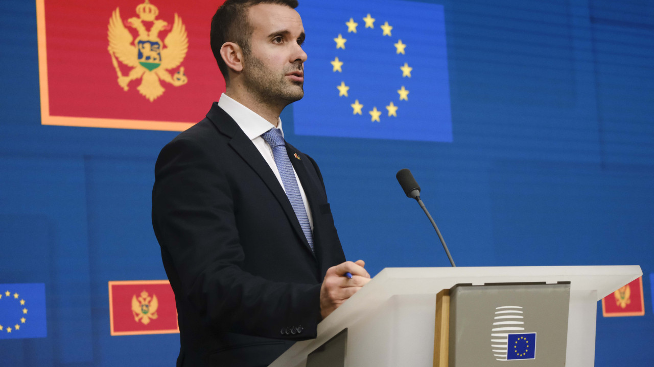 Karadağ'da 'Türklere ölüm' sloganlı protestolar: Vize serbestisi rafa kaldırılıyor