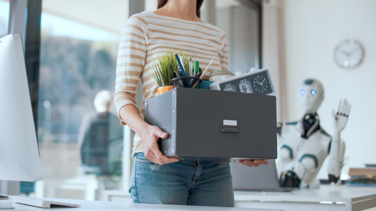 Yapay zekada korkulan oluyor mu? Dev şirketler binlerce çalışanıyla yollarını ayırıyor, otomasyona geçiyor