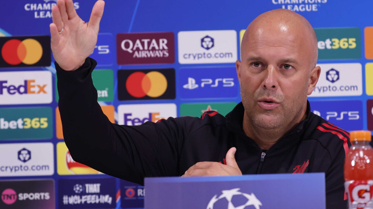 Liverpool taraftarının Arne Slot'a sabrı kalmadı: Takımı oynatamıyor, 3 maç daha kaybederse kovulsun