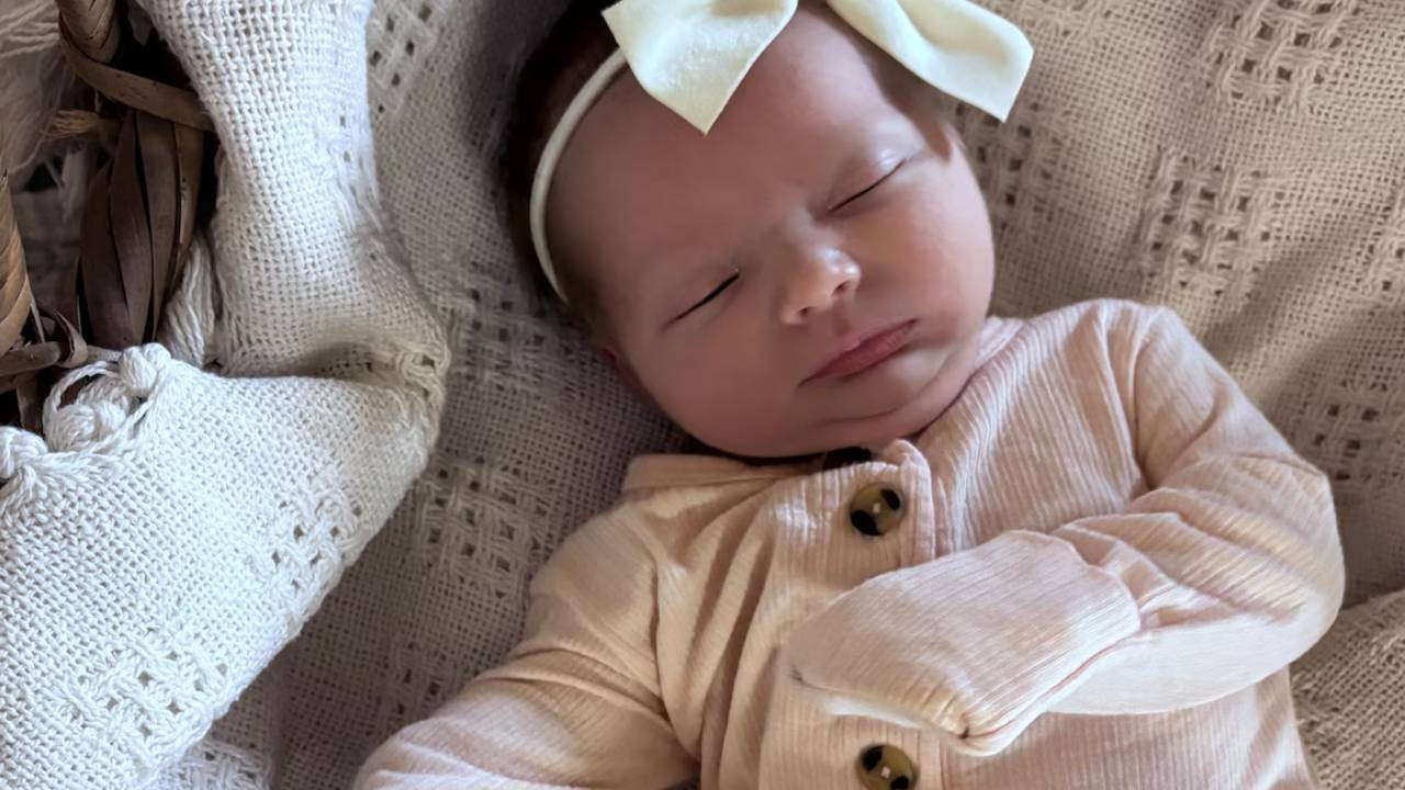 Sırt ağrısı nedeniyle doktora gitti, doğum yaptı