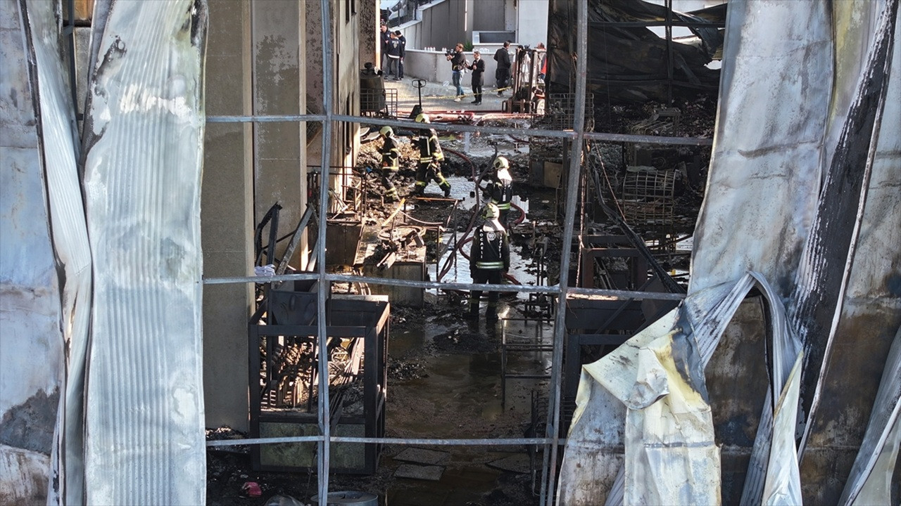 9 soruda 6 kadın işçinin yaşamını yitirdiği fabrika yangını