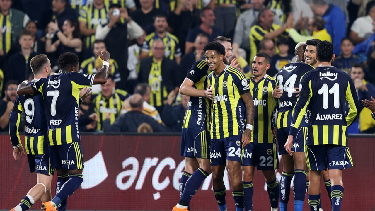 Galatasaray'la puan farkı bire indi: Fenerbahçe, Kayserispor engelini dört golle geçti