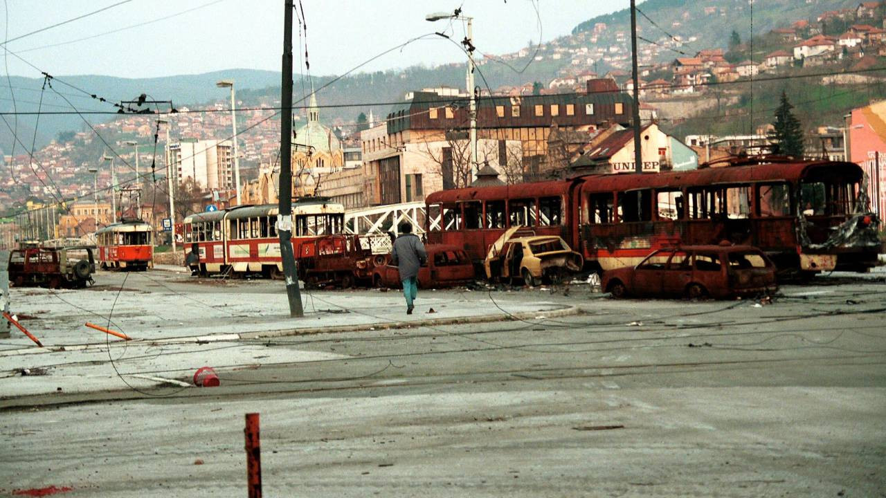 Bosna medyası 'insan safarisini' yazdı: Sırbistan 1 yaşındaki çocuğun bile vurulması için tur düzenledi iddiası