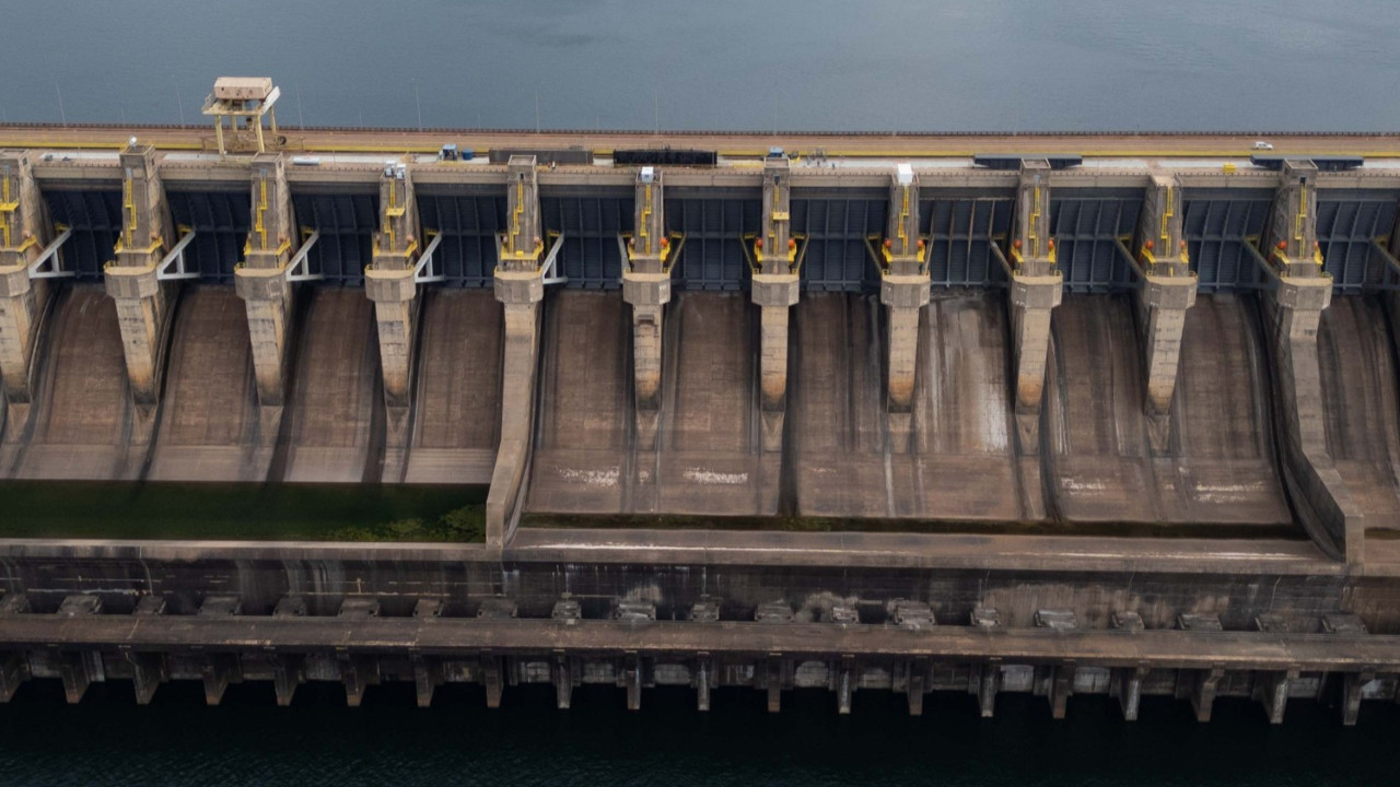 Kuraklık ve aşırı yağışlar ağır hasar verdi: Amazon’un kalbindeki dev hidroelektrik santral kriz yarattı