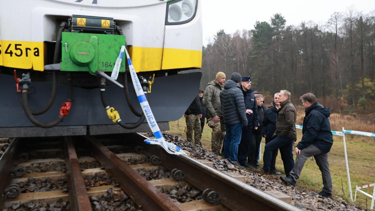 Polonya, tren raylarındaki sabotaj için Rusya'yı işaret etti