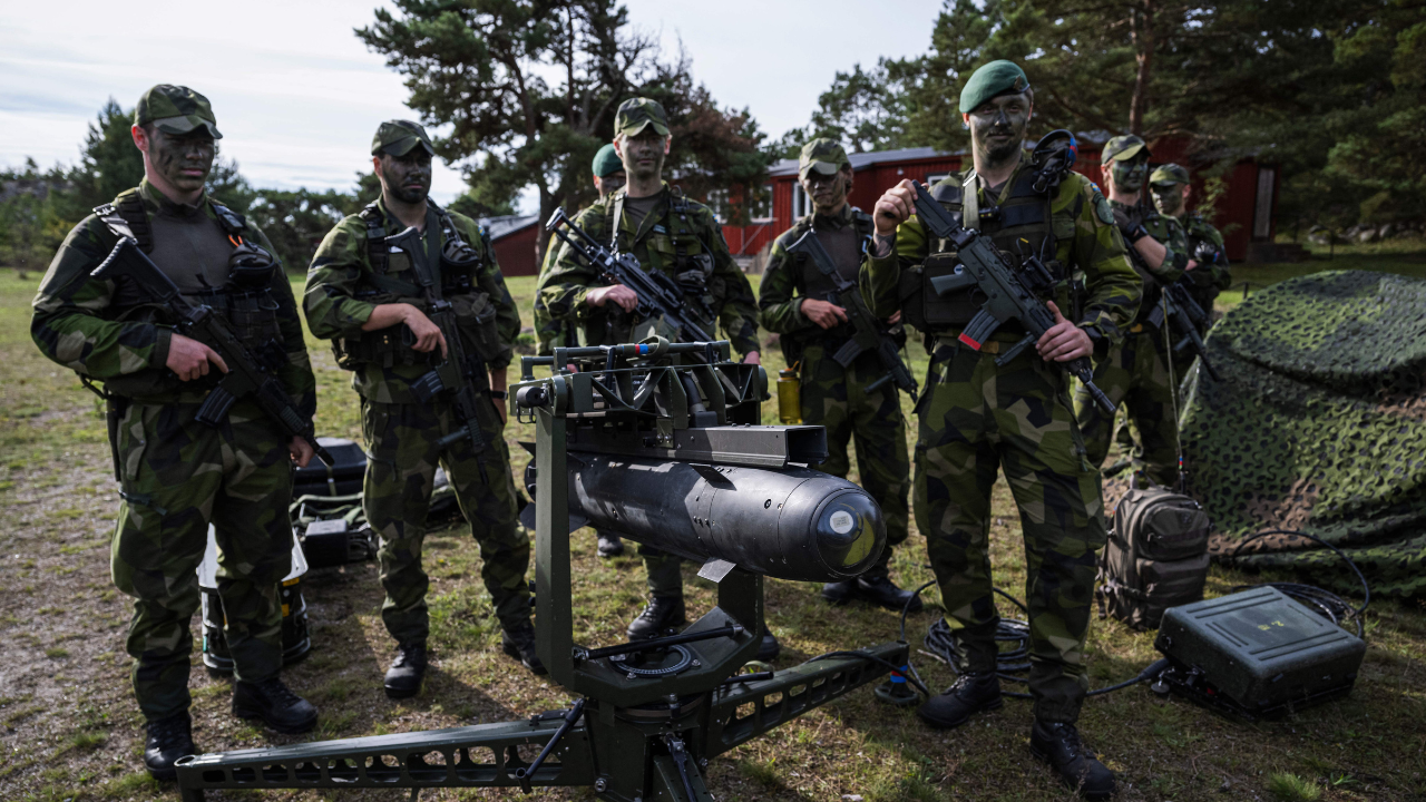 İsveç, Rusya tehdidine karşı 2 bin kilometre menzilli füze arayışında