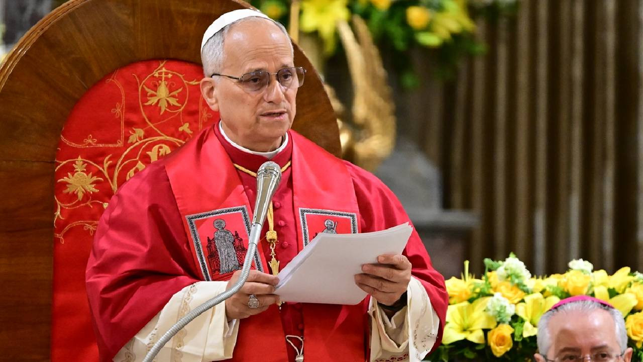 Volkswagen Arena'da binlerce kişi toplanıyor: Papa, Türkiye'de ilk kez halka açık ayin düzenleyecek