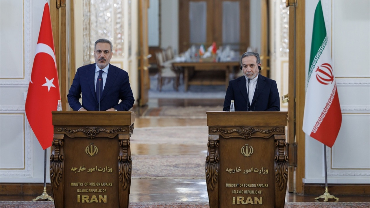 1,6 milyar dolarlık proje: Türkiye ve İran tarihi İpek Yolu'nda ortak demiryolu hattı için anlaştı