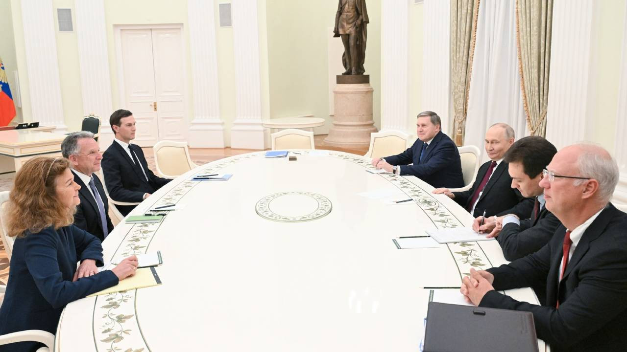 Kapalı kapılar ardında 5 saatlik görüşme: Trump'ın damadı, Putin ile aynı masada