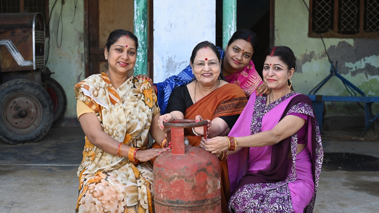 Hindistan'ın "sessiz nakit devrimi": Hükümet, kadınlara karşılıksız para ödüyor