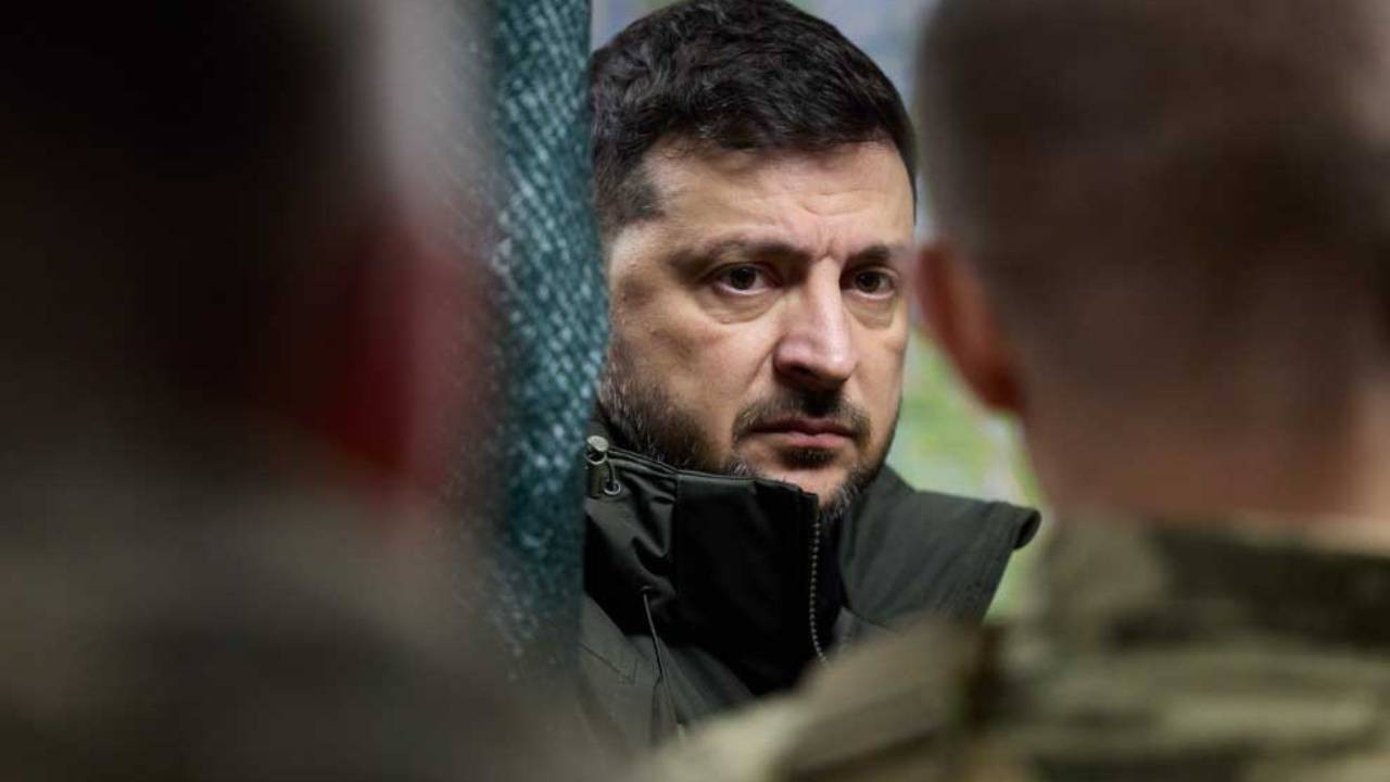 Ukrayna ve ABD müzakere masasında: Zelenski, NATO hedefinden vazgeçebileceklerini söyledi