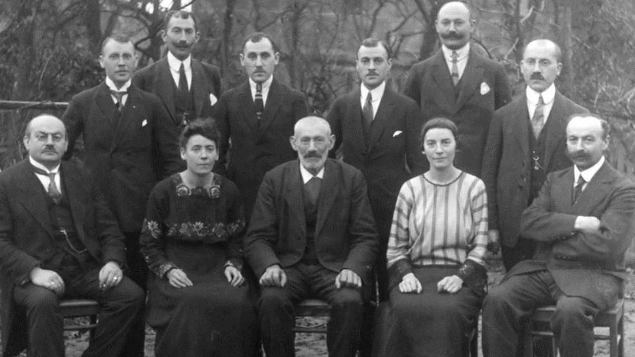 Rothschild ailesini ikiye bölen kriz, The Guardian yazdı: Ben bu ailenin son baronesiyim