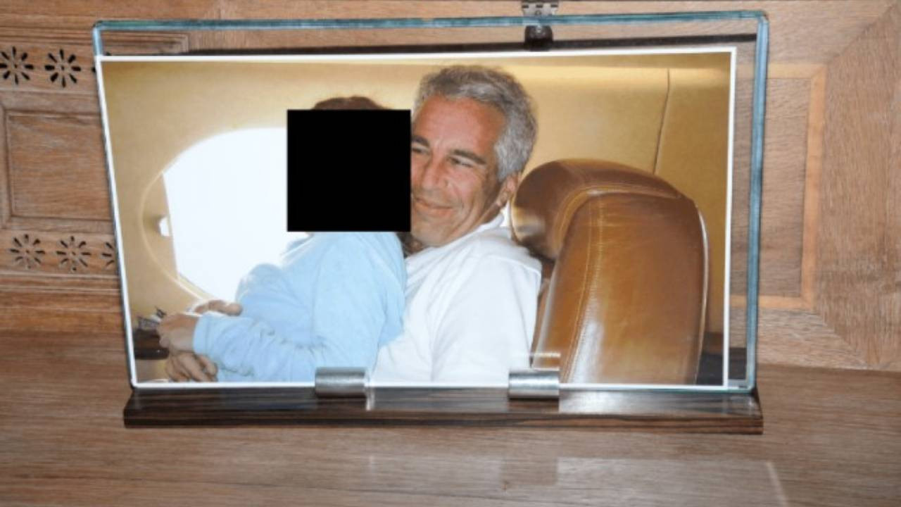 Epstein belgelerinde skandal ifade: '14 yaşındayken beni Trump'ın evine götürdü'