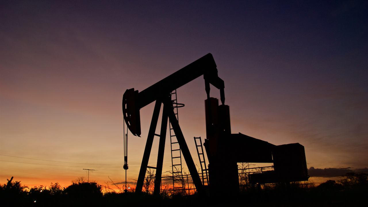 ABD’nin Venezuela operasyonu petrol fiyatlarını dalgalandırdı