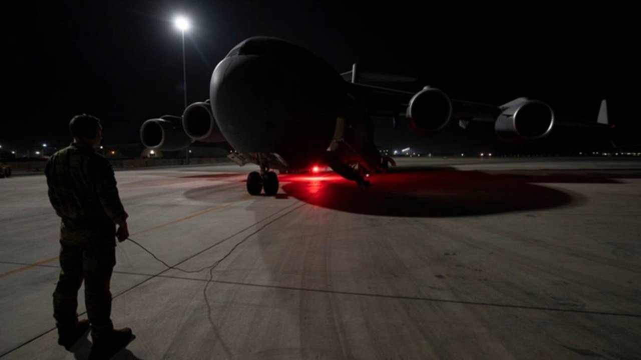 ABD'nin ardından: İngiltere de Katar'daki askerlerini geri çekme kararı aldı