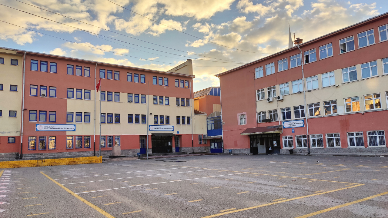 Son ders zili yarın çalacak: Okullar yarıyıl tatiline giriyor