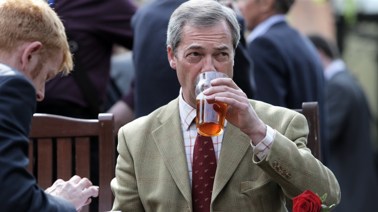 Britanya siyaseti gözünü publara çevirdi: Nigel Farage, 