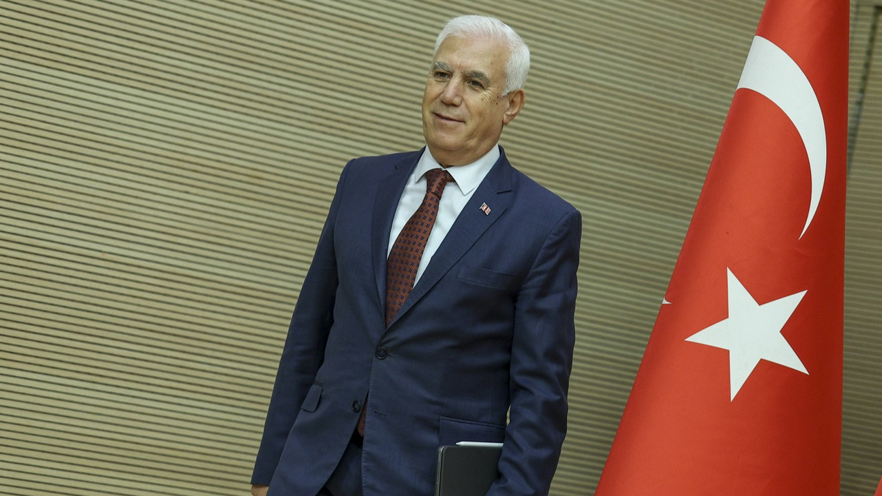 Mustafa Bozbey istifa iddialarına Atatürk'ün kurultay fotoğrafıyla yanıt  verdi