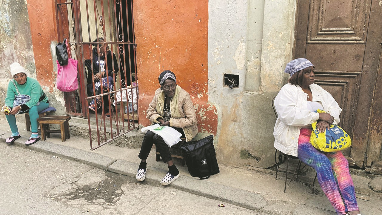 Küba’dan son dakika notları: Elektrik ve gıdada kriz sokakta da müzik var