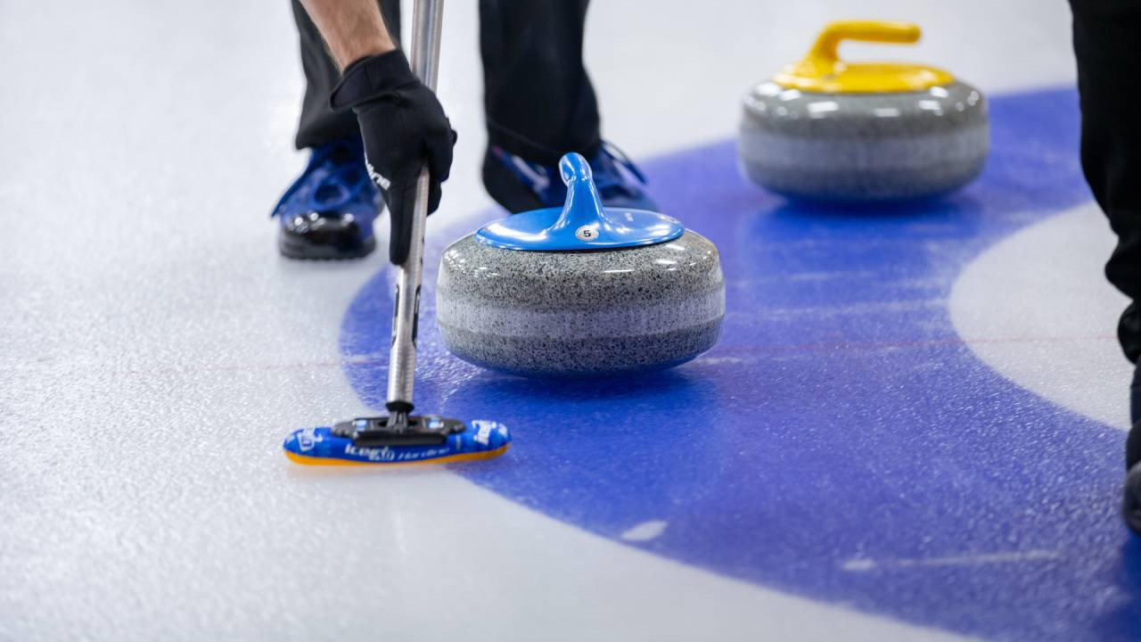 Kış Olimpiyatları'nda hile tartışması: Körlingde İsveç ve Kanada birbirine girdi