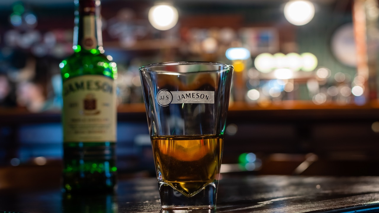 Rusya, boykotu deldi: Yasaklara rağmen barlarda İrlanda içkileri servis ediyor