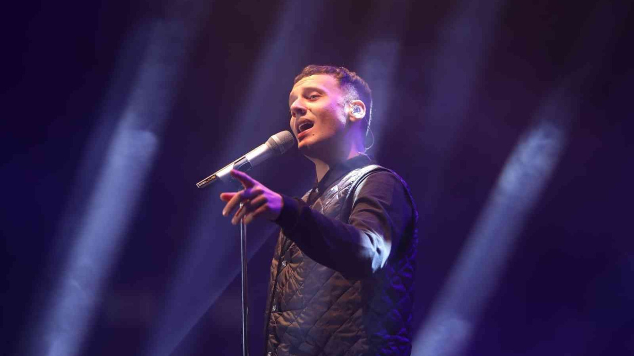 Yakalama kararı çıkarılan Edis'ten ilk açıklama: 'Ülkeme dönüyorum'