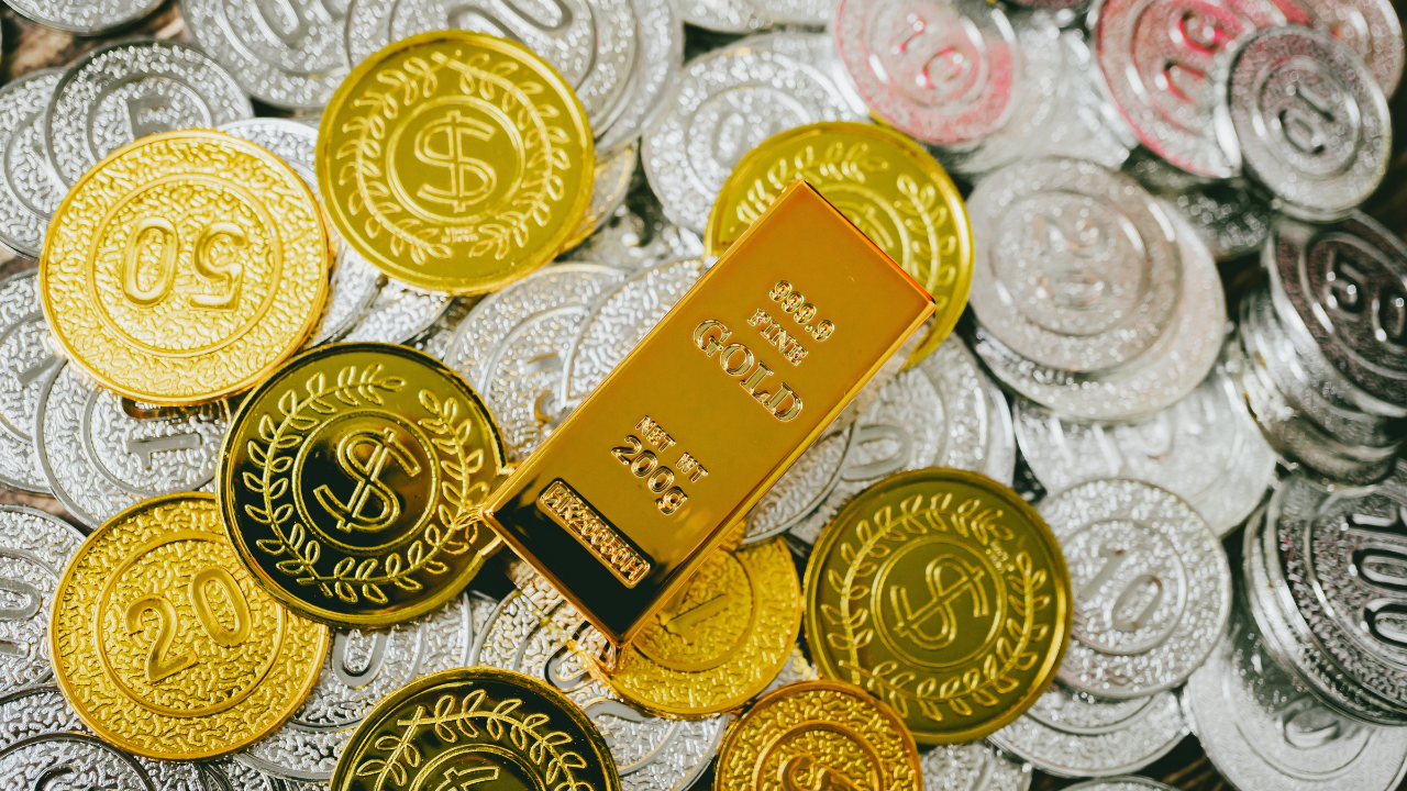 Dolar güçlendi, yatırımcı kâr sattı: Altın yüzde 1’in üzerinde geriledi