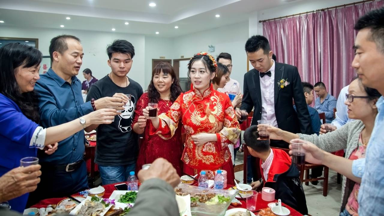 Prezervatife vergi, bekar kadın ve erkeklere hakaret: Çin kendi kendini nasıl nüfus krizine soktu?