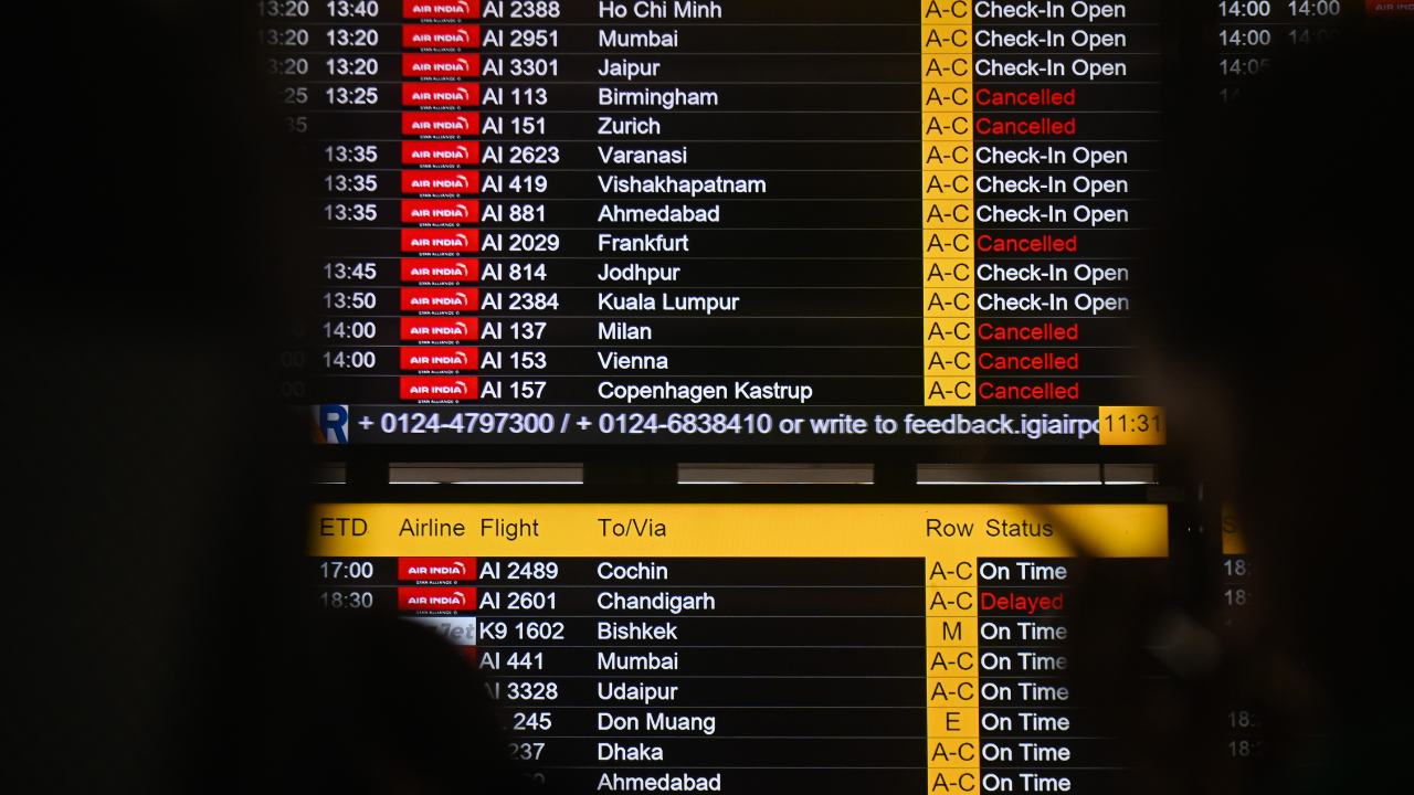 20 binden fazla yolcu etkilendi: Birleşik Arap Emirlikleri ülkede mahsur kalanların otel masraflarını karşılayacak