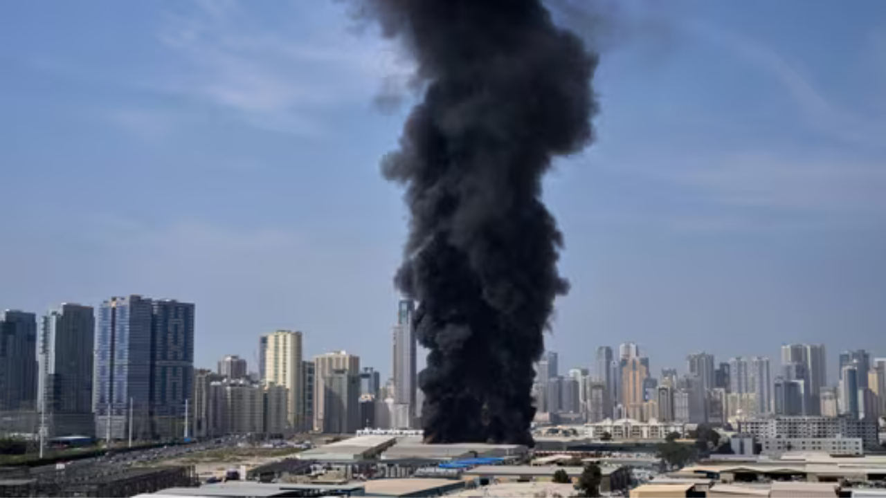 Gökyüzünde füzeler, Instagram'da hayatlar: Dubai'nin 'düşük güvenlik riski' vitrini kırılıyor mu?