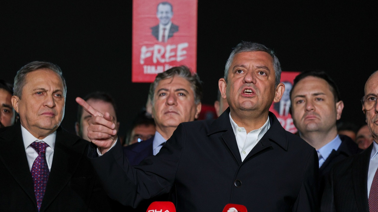 Tanju Özcan'ı ziyaret eden Özgür Özel: İcbar yoluyla irtikabın patenti olsa Tayyip Bey’den başkası kullanamaz