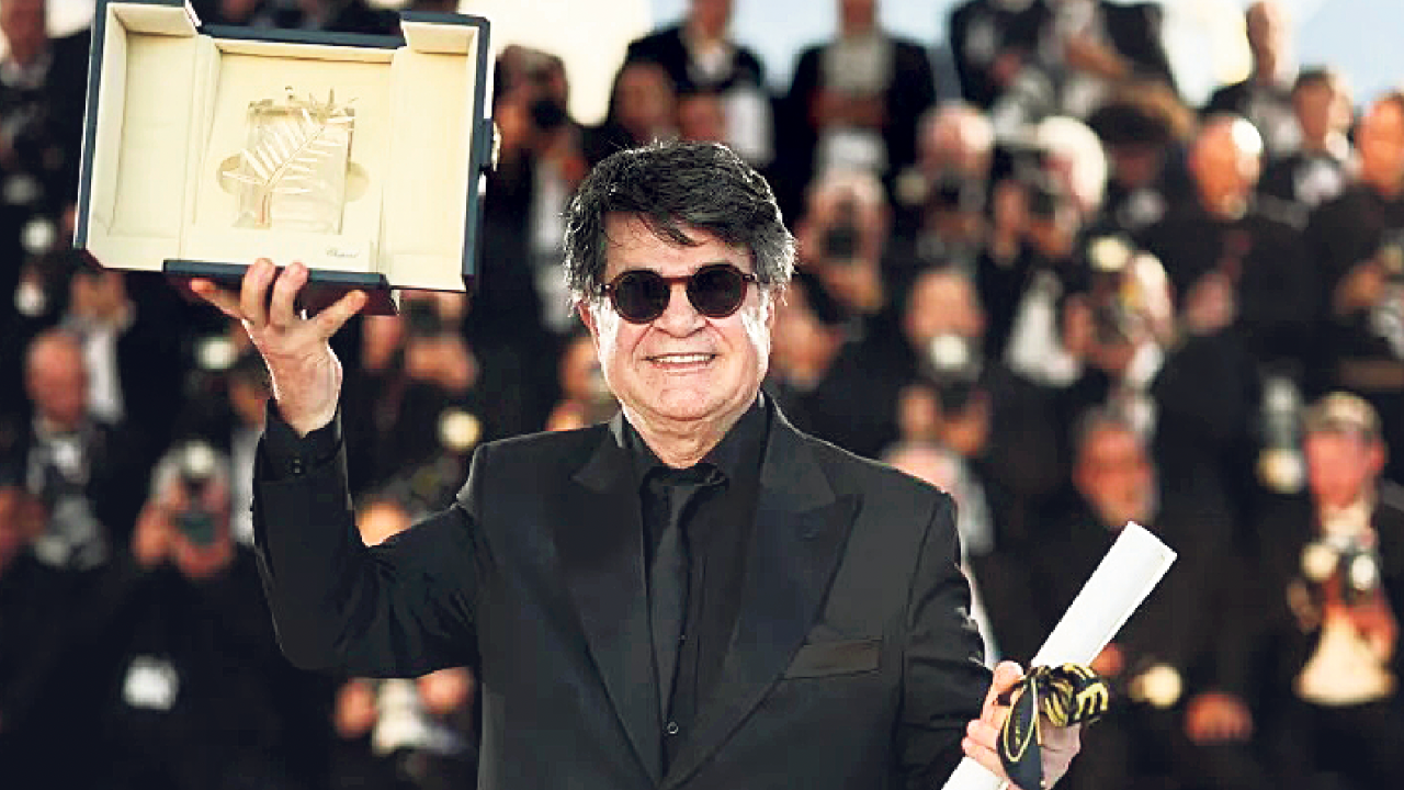 Panahi, rejim baskısına rağmen film çekmeye devam ediyor