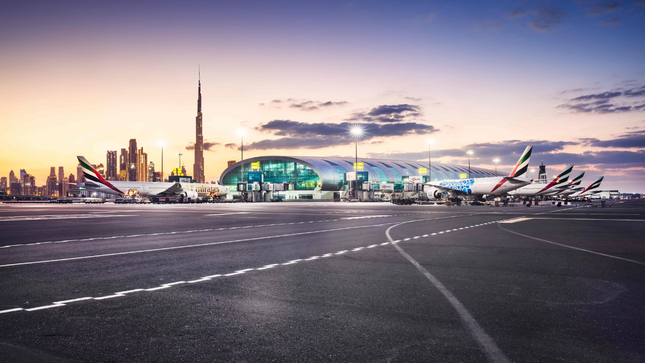 BAE: Dubai Havalimanı'nda tüm uçuşlar askıya alındı