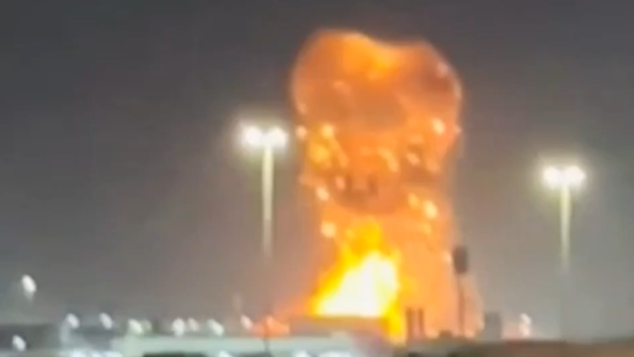 İran'dan 'Güney Pars' misillemesi: Riyad'da patlama sesleri, Katar'da rafineri yangını