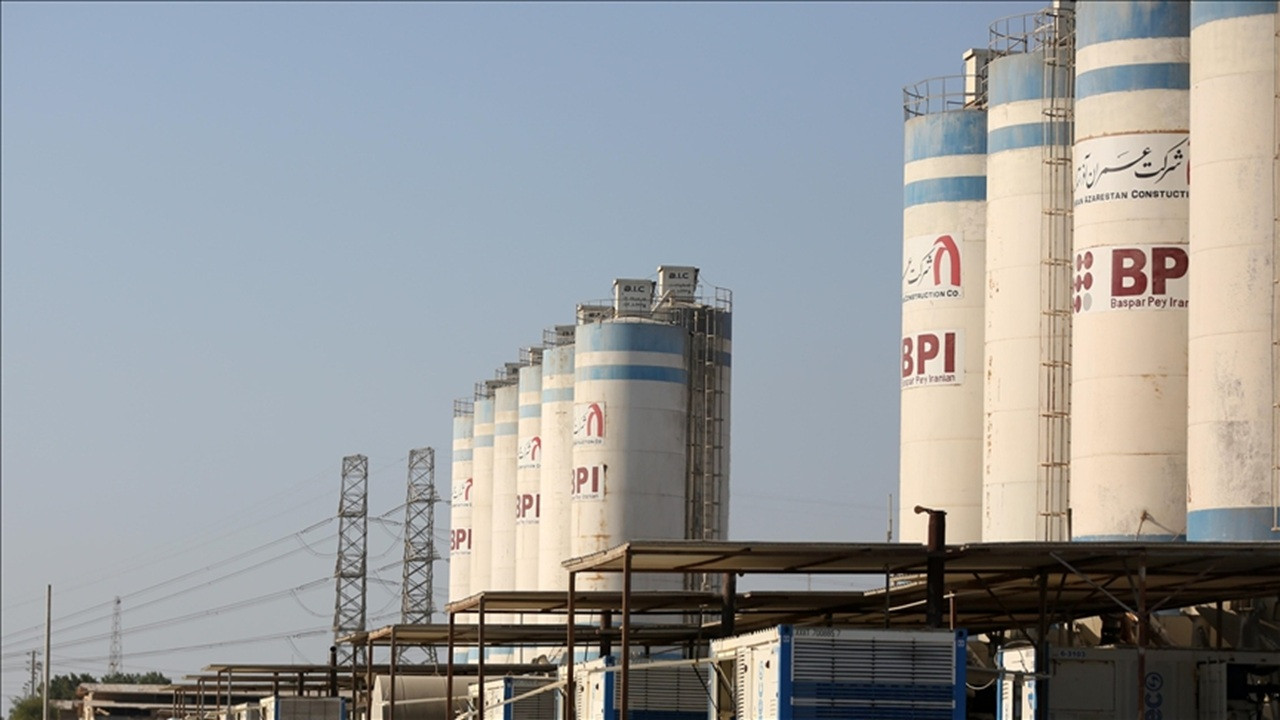 İran'da Buşehr Nükleer Enerji Santrali sahasına füze