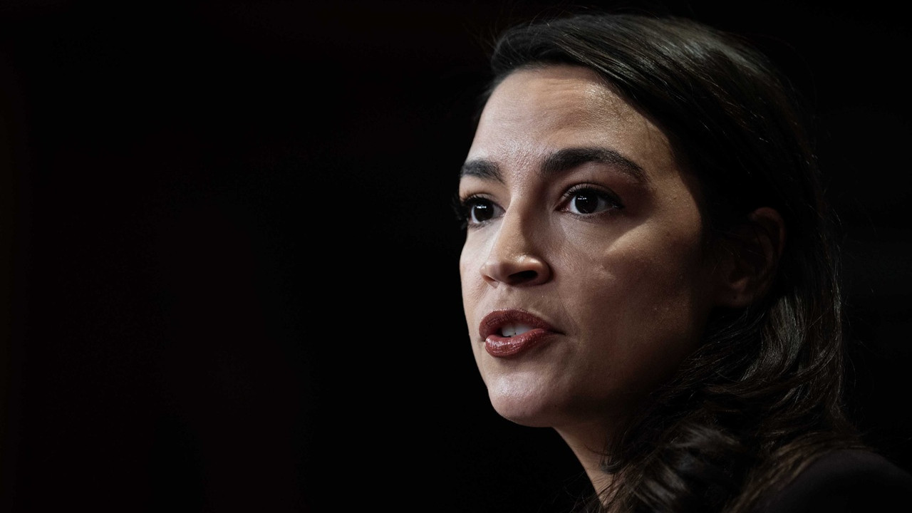 Kongre üyesi Ocasio-Cortez'den komuta zincirindeki isimlere çağrı: Yasadışı emirleri reddedin