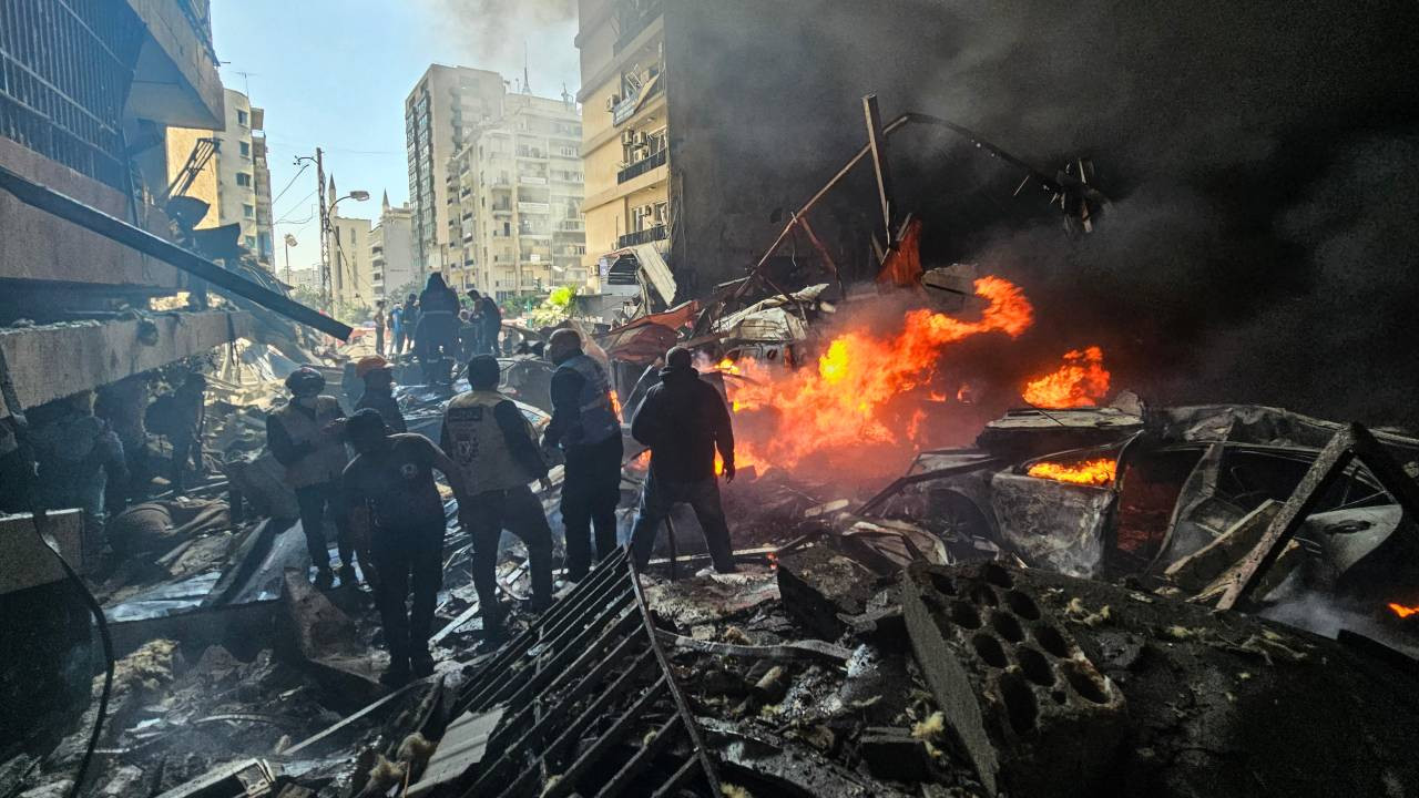 İran'da ateşkes, Beyrut'ta kaos: İsrail 100'den fazla noktayı bombaladı, siviller hedef oldu