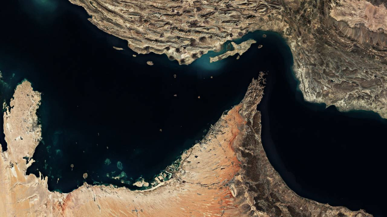 İran: Hürmüz Boğazı tüm ticari gemilere açıldı