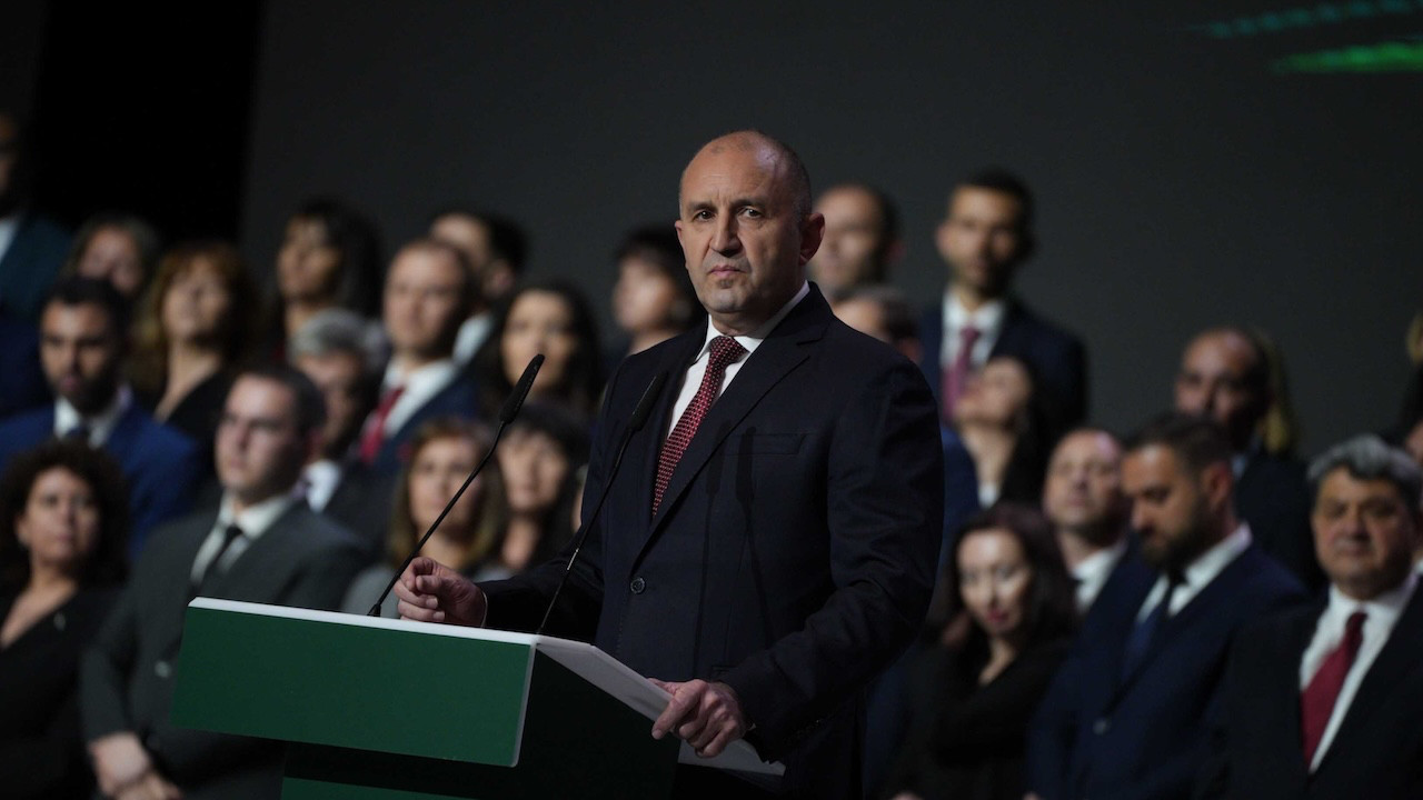 Bulgaristan’da beş yılda sekizinci seçim: Gençler değişim istiyor, Radev önde