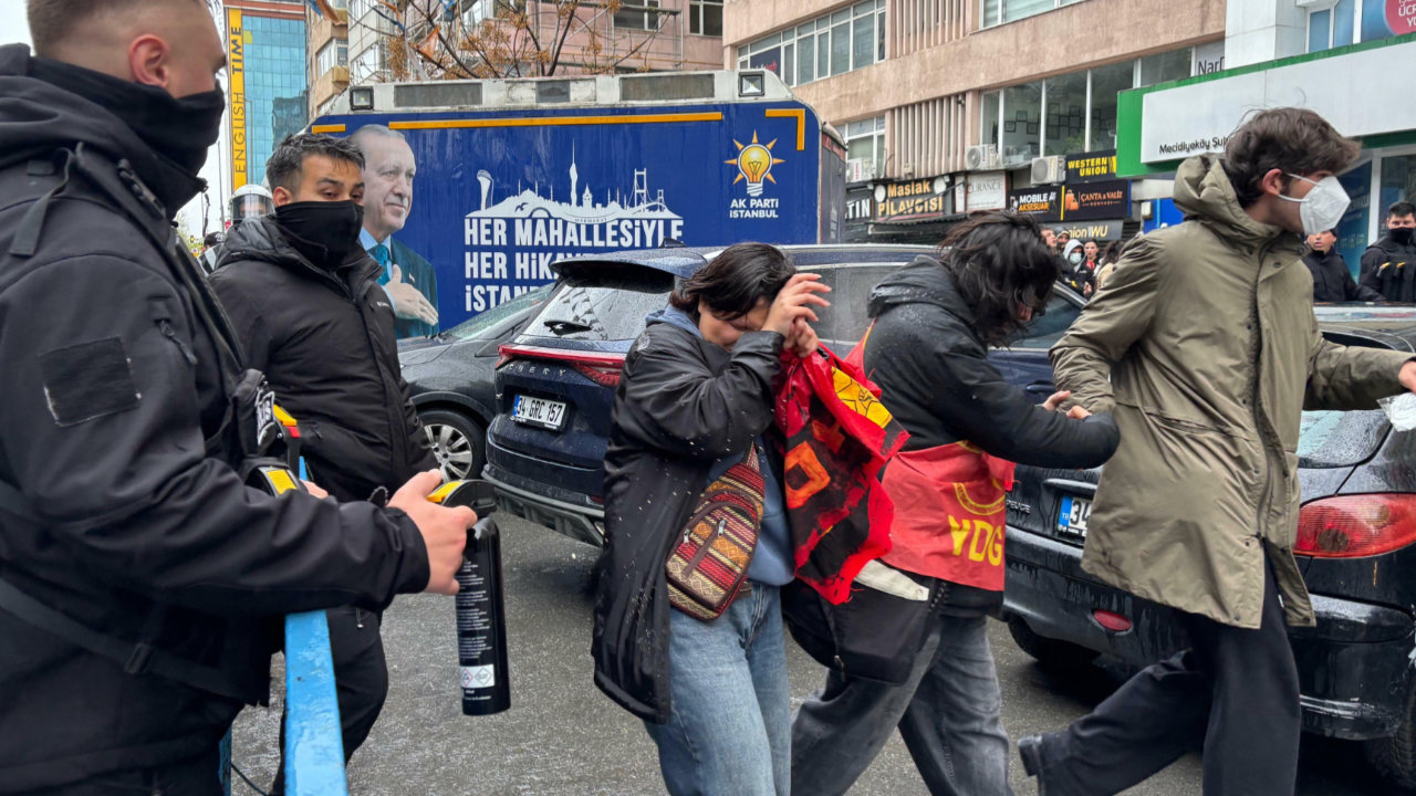 1 Mayıs sebebiyle Taksim'e yürümek isteyen 350 kişiye gözaltı