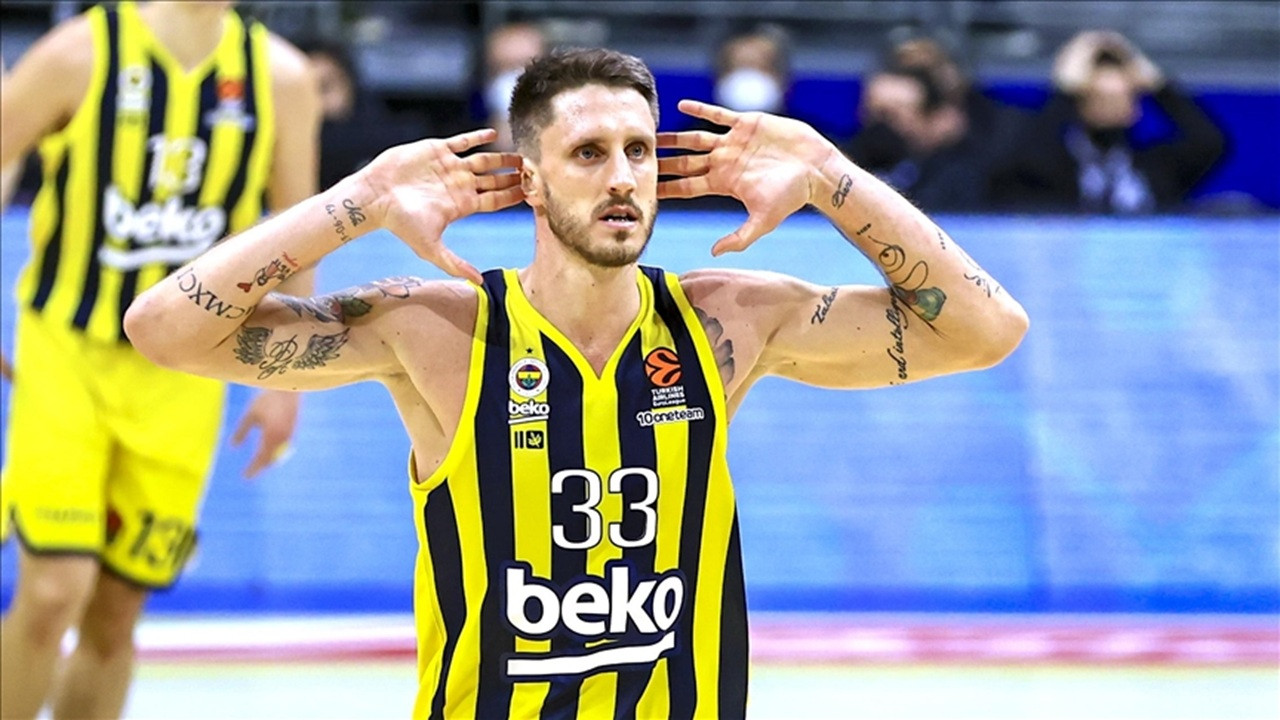 Achille Polonara basketbol kariyerine son verdi
