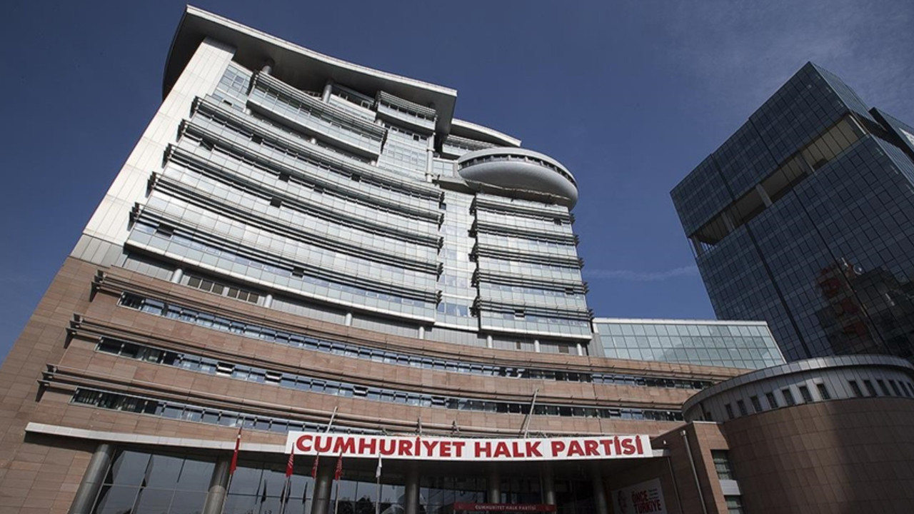 İsimlikler söküldü, temizlik başladı: CHP Genel Merkezi’nde polis müdahalesinin izleri siliniyor