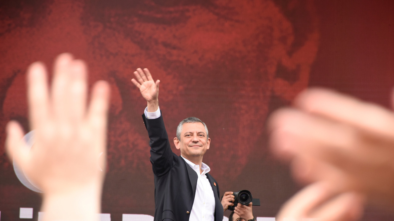 Özgür Özel: “CHP arınacaksa bu kara düzene payanda olanlardan arınacak”