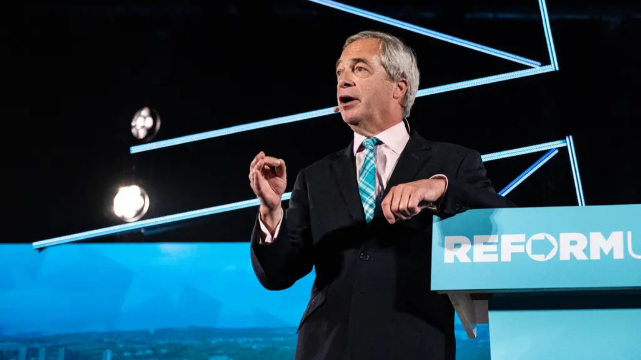 İngiltere'de Farage’dan bağış skandalı savunması: Konuşulanları dinlemiyordum